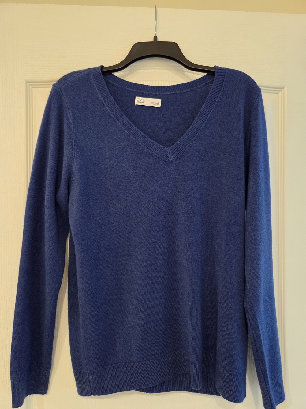 croft & barrow Women's V-Neck Sweater in Deep Blue